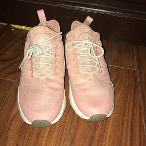 CUTE BABY PINK NIKE HURACHES